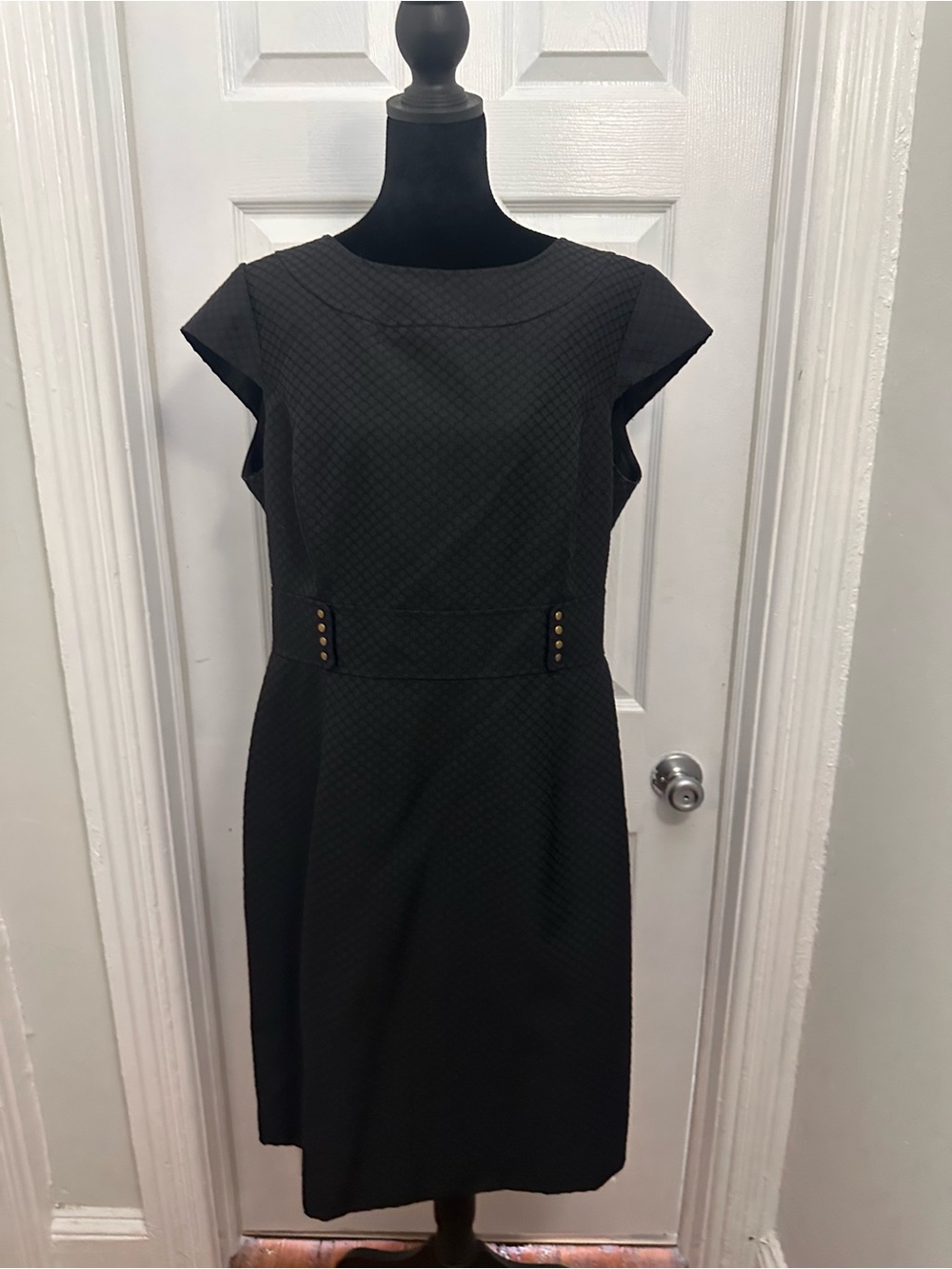 Tahari Black Textured Cap-Sleeve Midi Dress with Lining